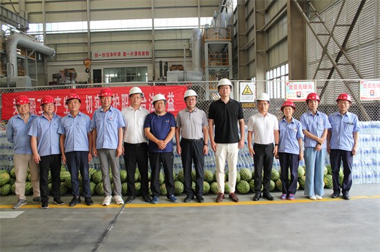 三門峽市總工會為企業(yè)“夏送清涼”